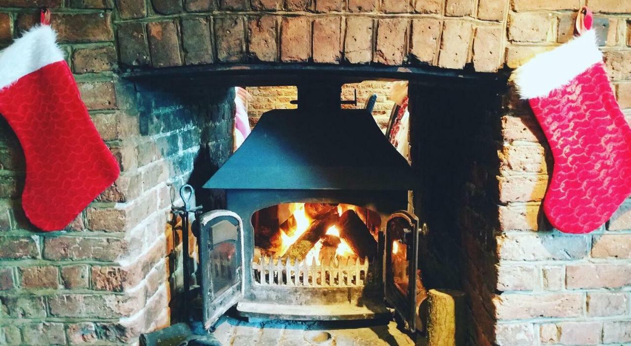 The St Crispin Inn Worth  外观 照片