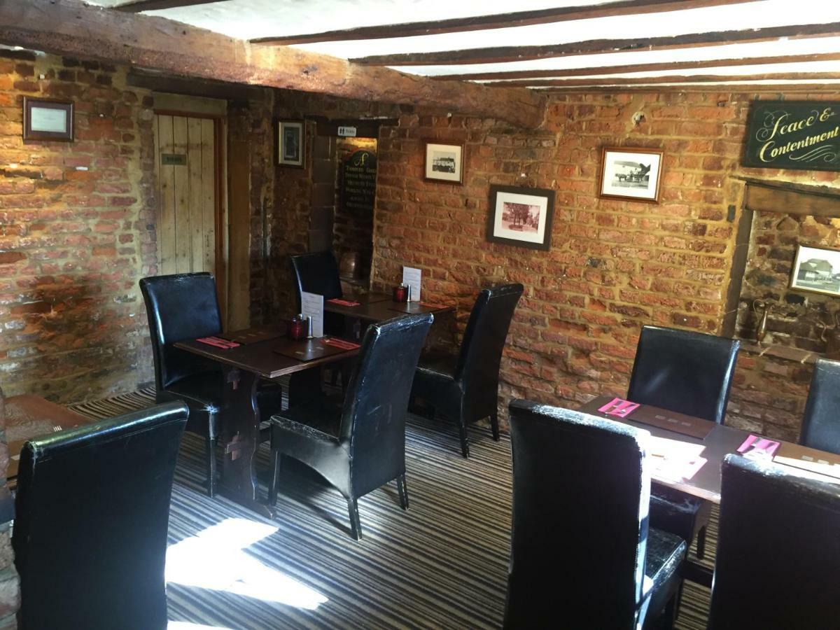 The St Crispin Inn Worth  外观 照片